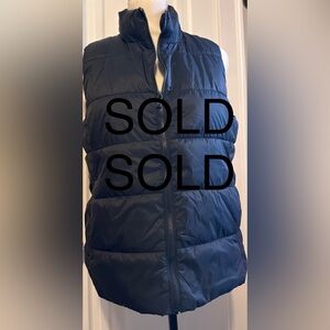GAP Women's Black Puffer Vest